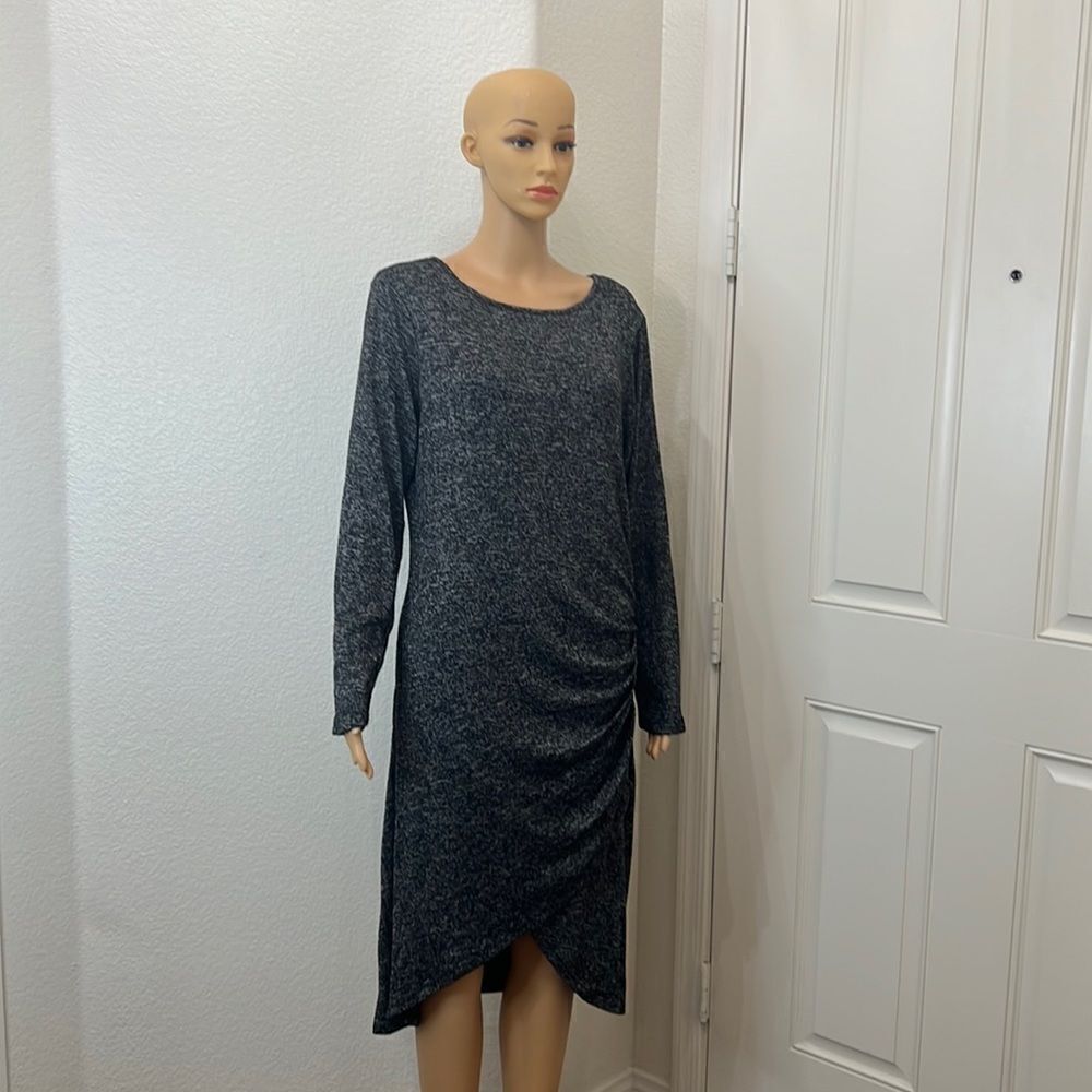 Ashley Stewart Dress 14/16 Scoop Neck Long Sleeve Slimming Ruching Black White